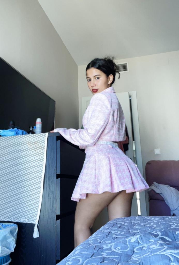 600692582: Chica busca chico en Sevilla