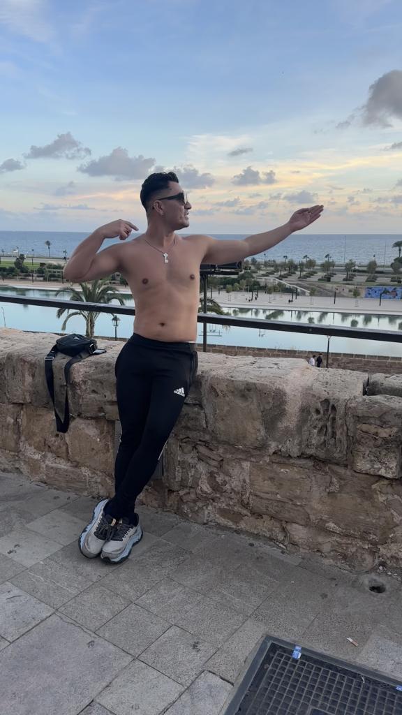 Chico busca chica en Mallorca: 