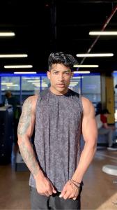 604242546: Chico busca chica en Barcelona