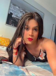 693397665: Chica busca chico en Cantabria
