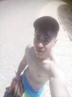 697695860: Chico busca chica en León