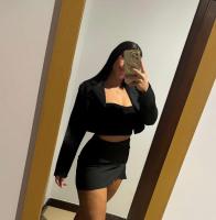 614796092: Chica busca chico en Sevilla