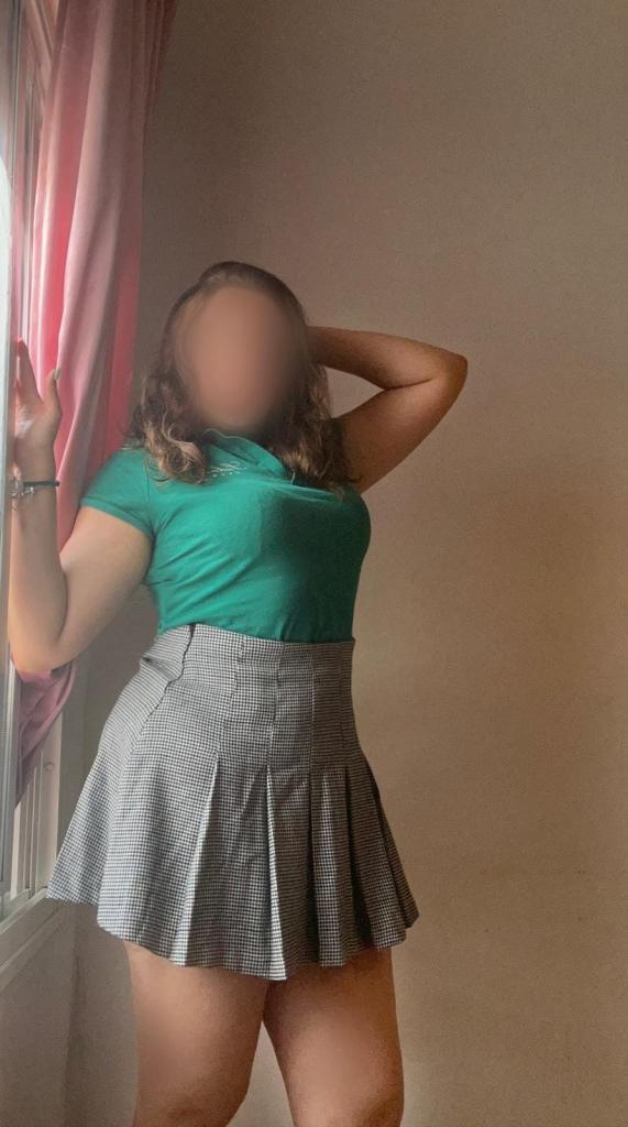 678971704: Chica busca chico en Sevilla