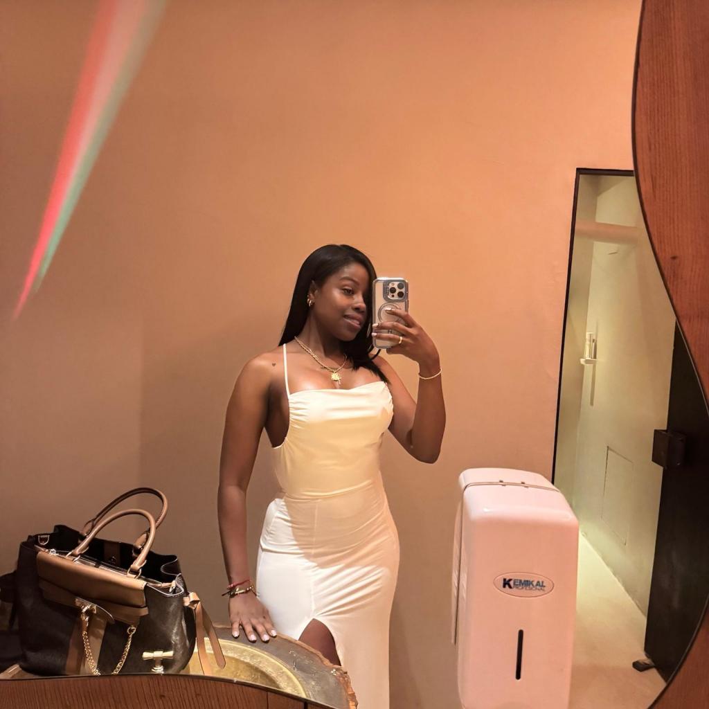 Chica busca chico en Huelva: 