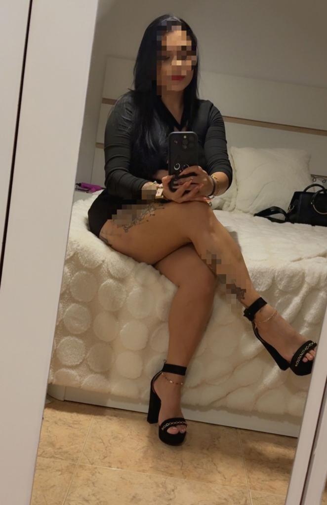 Chica busca chico en Almería: 