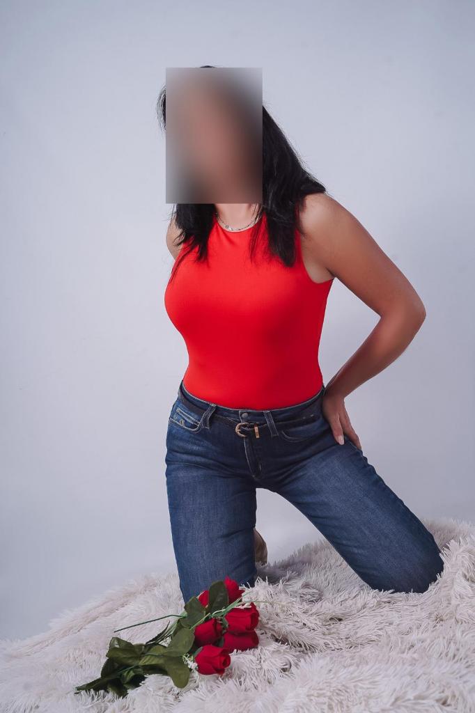 697859549: Chica busca chico en Valencia