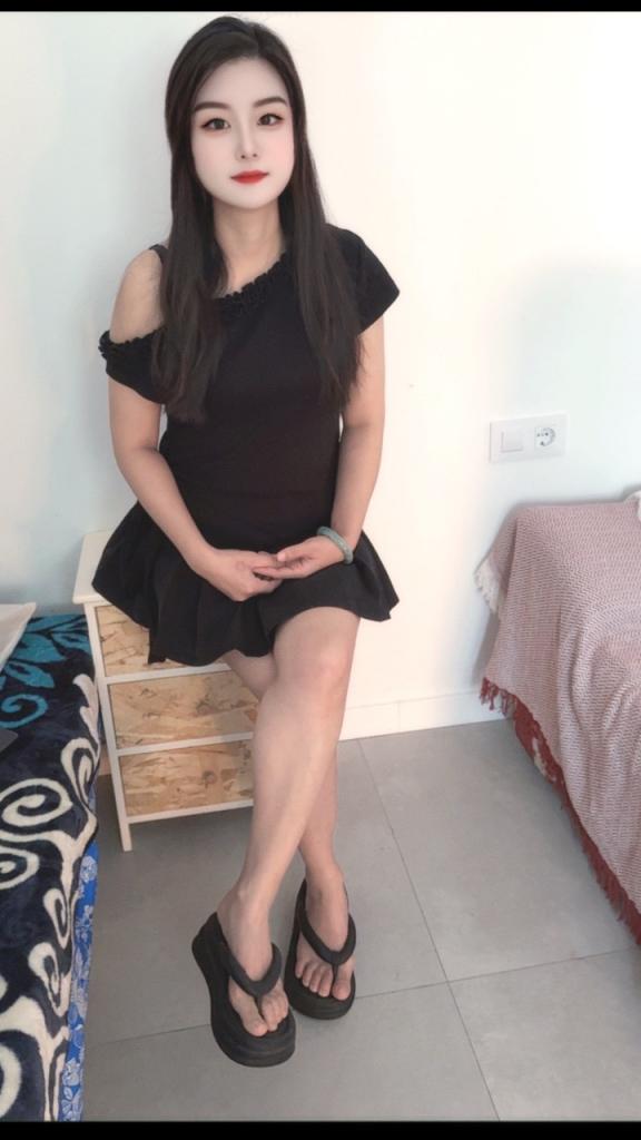 697964418: Chica busca chico en Madrid