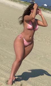 613681068: Chica busca chico en Sevilla