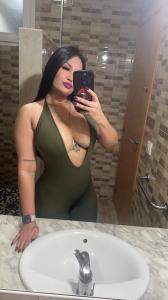 613108270: Chica busca chico en Barcelona