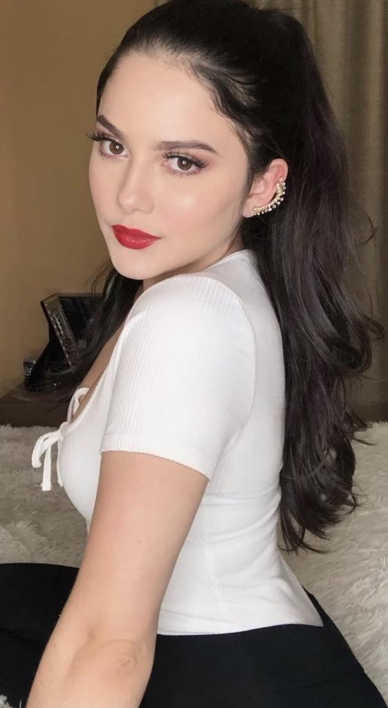 Chica busca chico en Cádiz: 