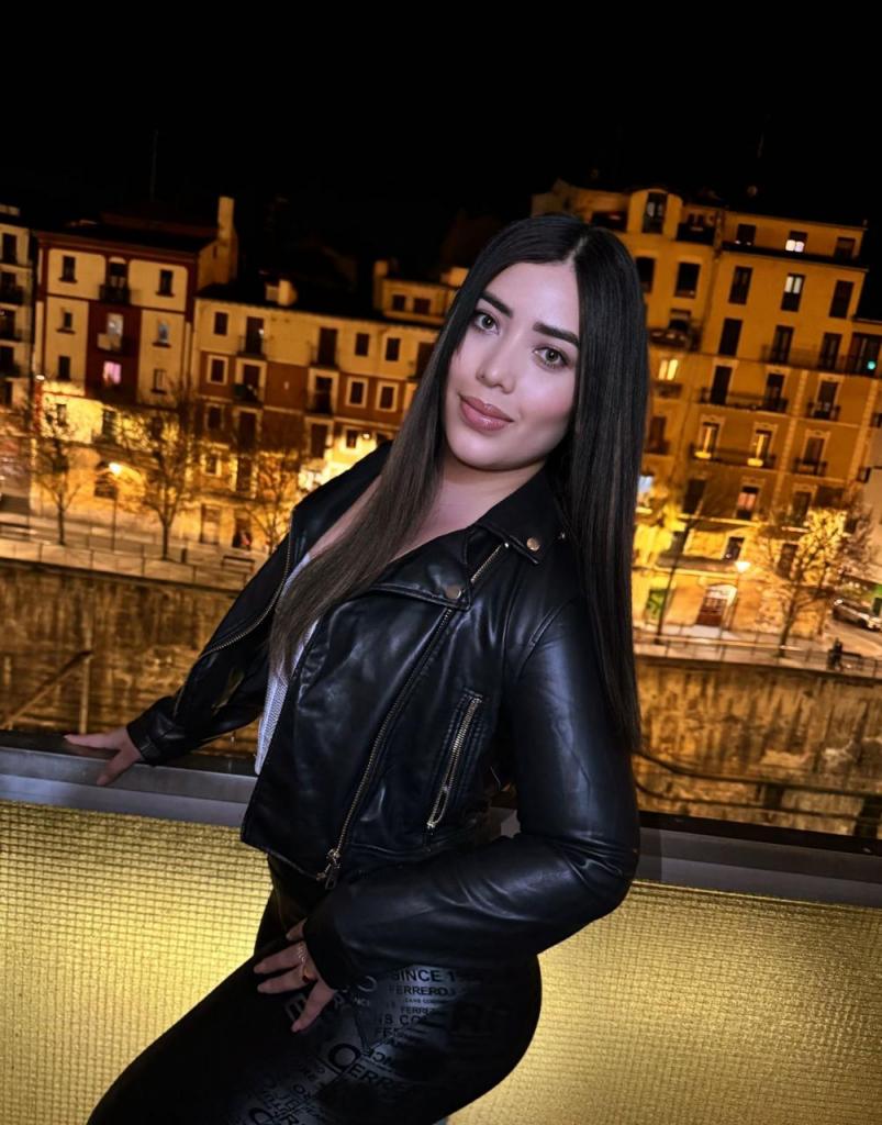 615557575: Chica busca chico en Zaragoza