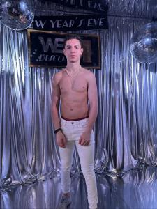 642371464: Chico busca chica en Madrid