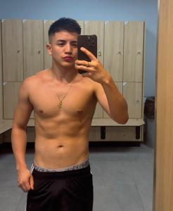 627387821: Chico busca chica en Valencia