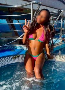 631531041: Chica busca chico en Navarra