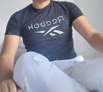 678786043: Chico busca chica en Alicante