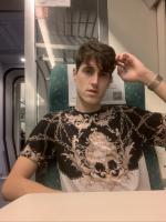 642339869: Chico busca chica en Barcelona