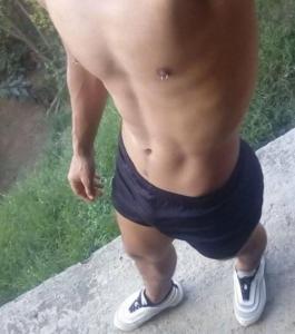 621069628: Chico busca chica en Lugo