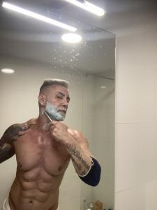 744456349: Chico busca chica en Madrid