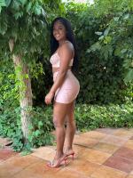 647603187: Chica busca chico en Sevilla