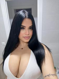 677392277: Chica busca chico en Sevilla