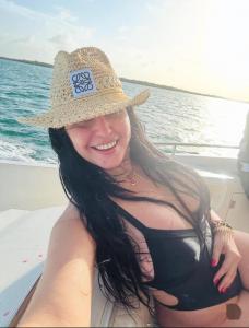 663176582: Chica busca chico en Madrid