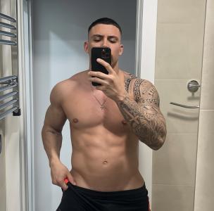 613546949: Chico busca chica en Málaga