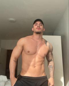 613546949: Chico busca chica en Málaga