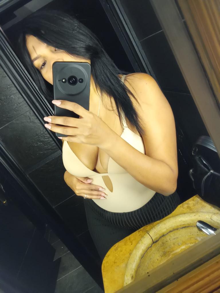 641864289: Chica busca chico en Almería