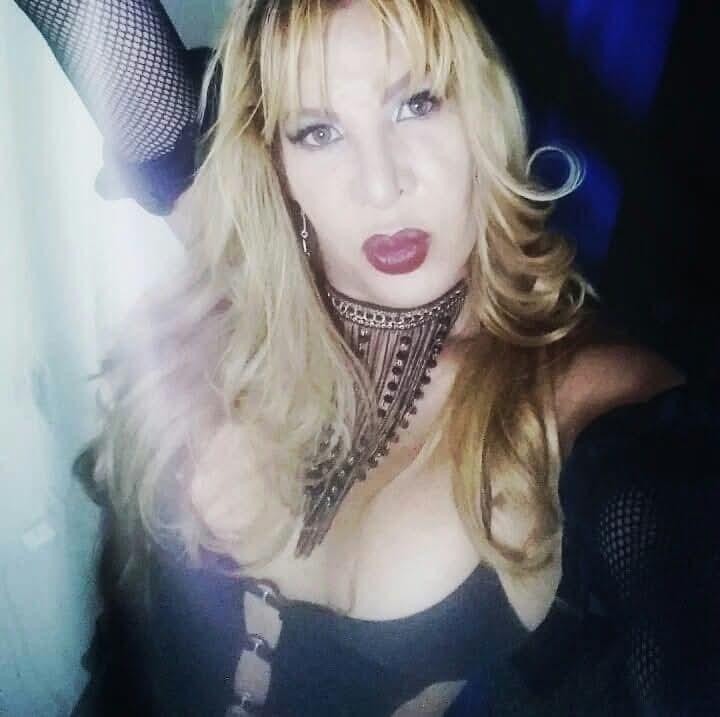 673528676: Transexual en Gerona