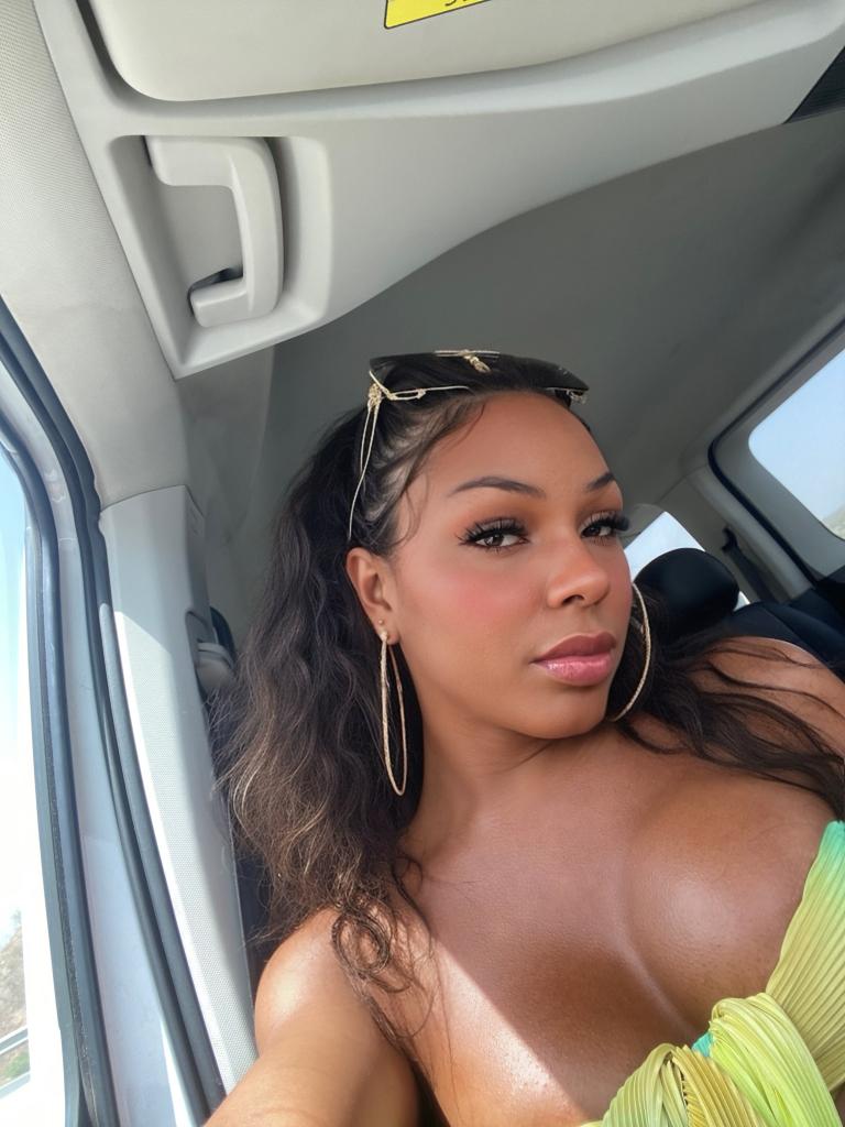 661540396: Transexual en Granada