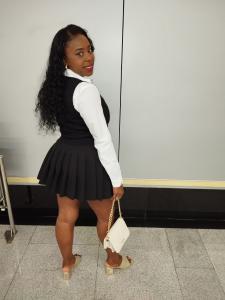 665181170: Chica busca chico en Cádiz