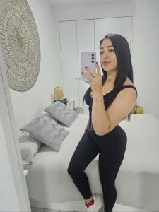 617092836: Chica busca chico en Madrid