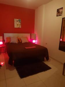 Chica busca chico en Tenerife: 