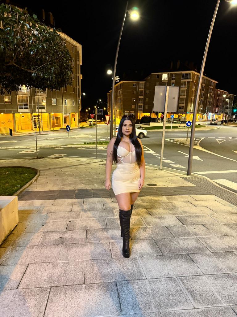 643975754: Chica busca chico en Lugo