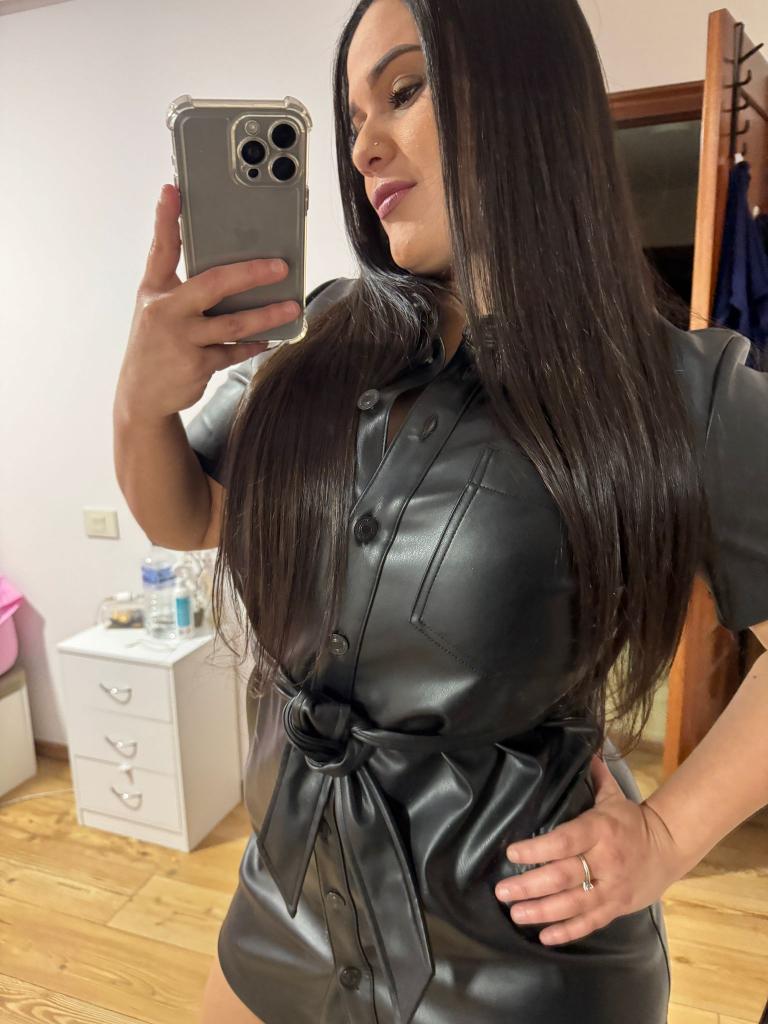 643975754: Chica busca chico en Lugo