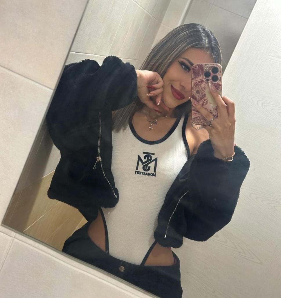 663927794: Chica busca chico en Cádiz