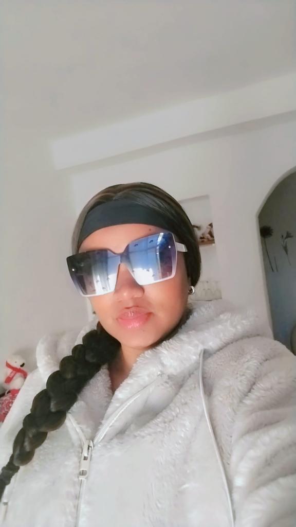 613383365: Chica busca chico en Huelva