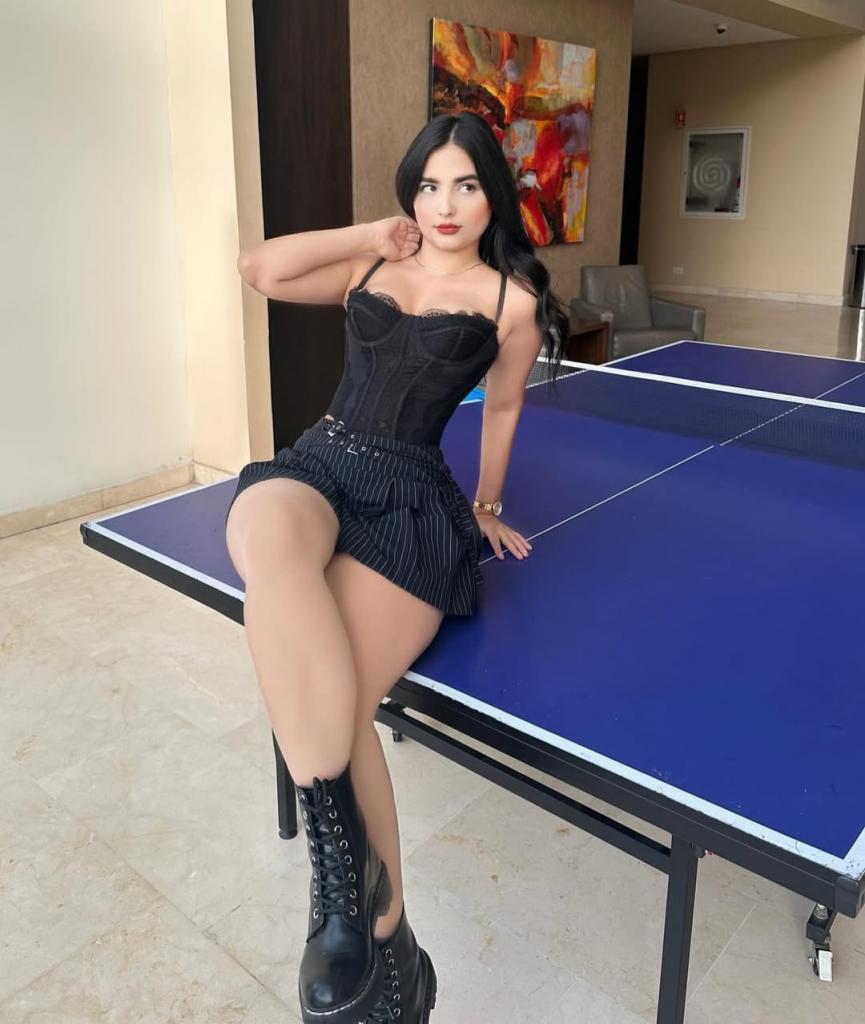 647206944: Chica busca chico en Lugo