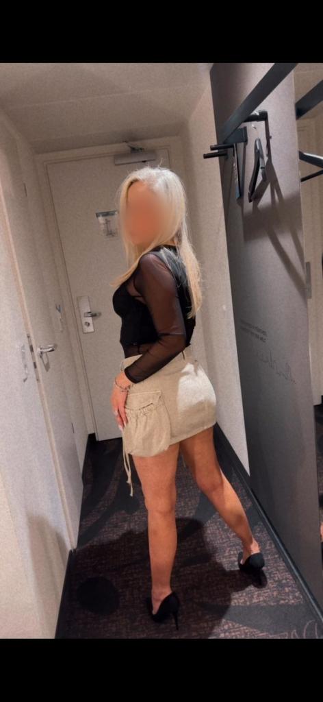 Chica busca chico en Almería: 