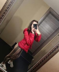 643277580: Chica busca chico en Almería