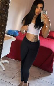 742064355: Chica busca chico en Málaga