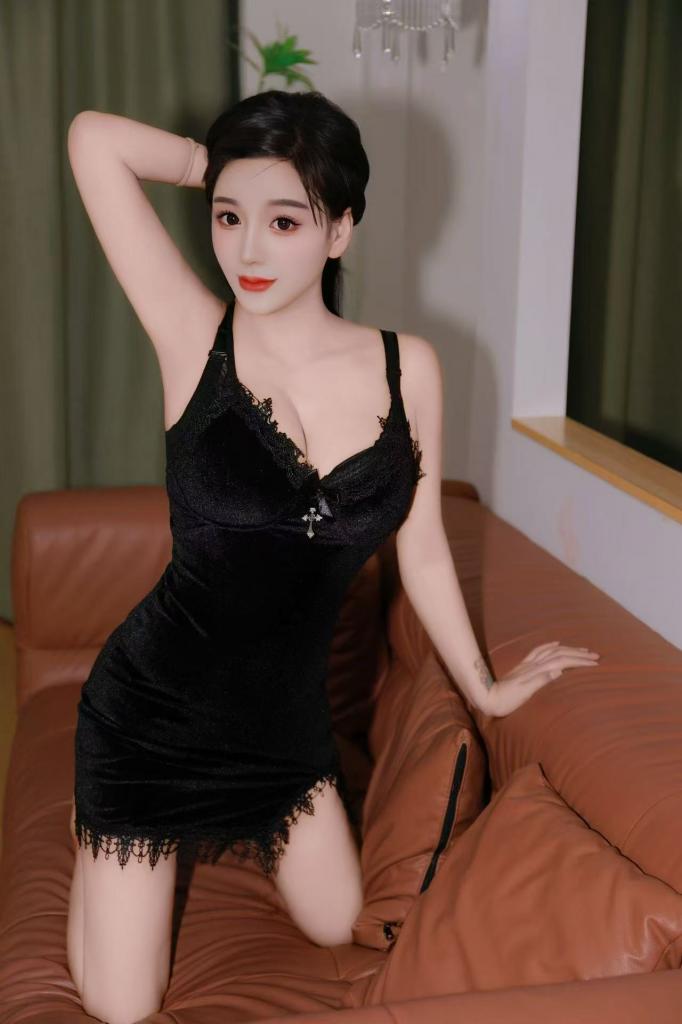 631643981: Chica busca chico en Barcelona