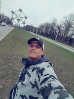 665587238: Chico busca chica en Barcelona