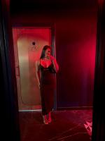 695774891: Chica busca chico en Barcelona