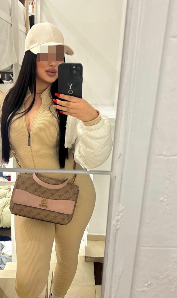 642631305: Chica busca chico en Cádiz