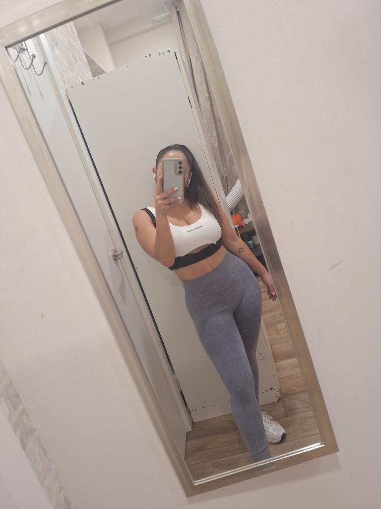 642537086: Chica busca chico en Barcelona