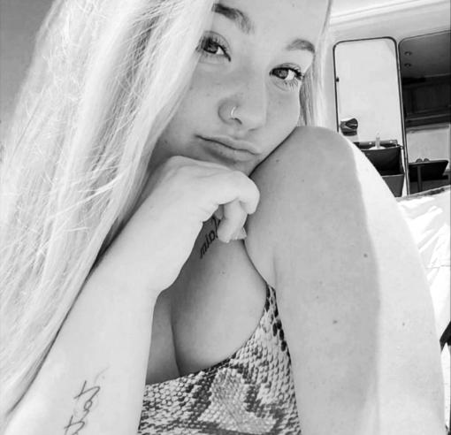 Chica busca chico en Tenerife: 