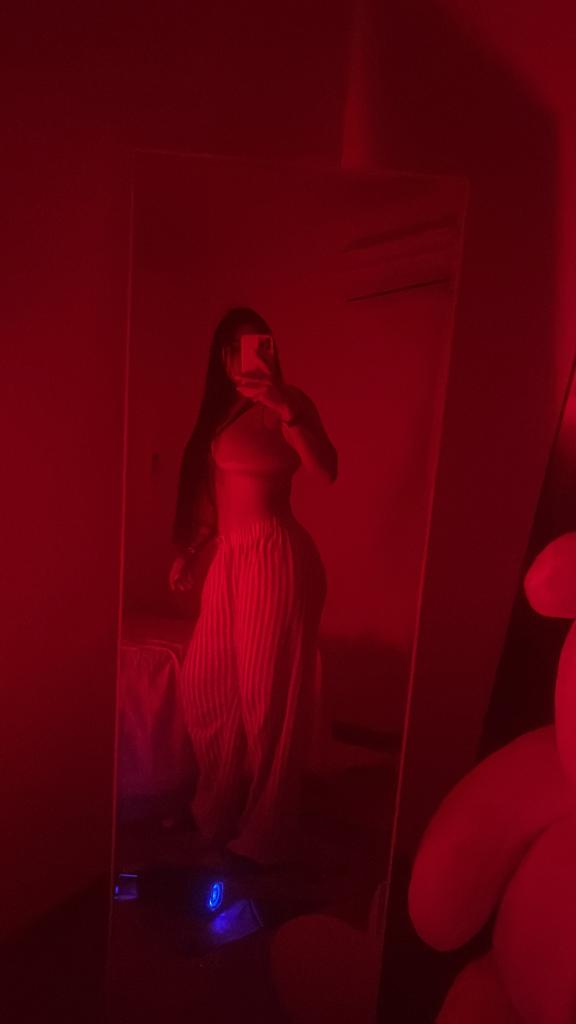 652010357: Chica busca chico en Barcelona