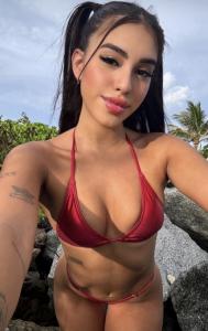 677065598: Chica busca chico en Barcelona