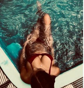 697745698: Chica busca chico en Madrid